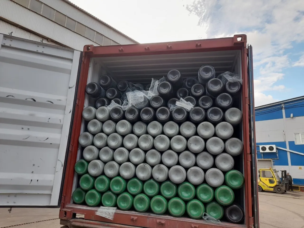 Полный контейнер газовых стальных новых баллонов 470 шт. под сжатые газы (O2, N2, Ar, He, CH4, Mix) 40 л 150 бар без вентиля ТР ТС 032 горловина E25