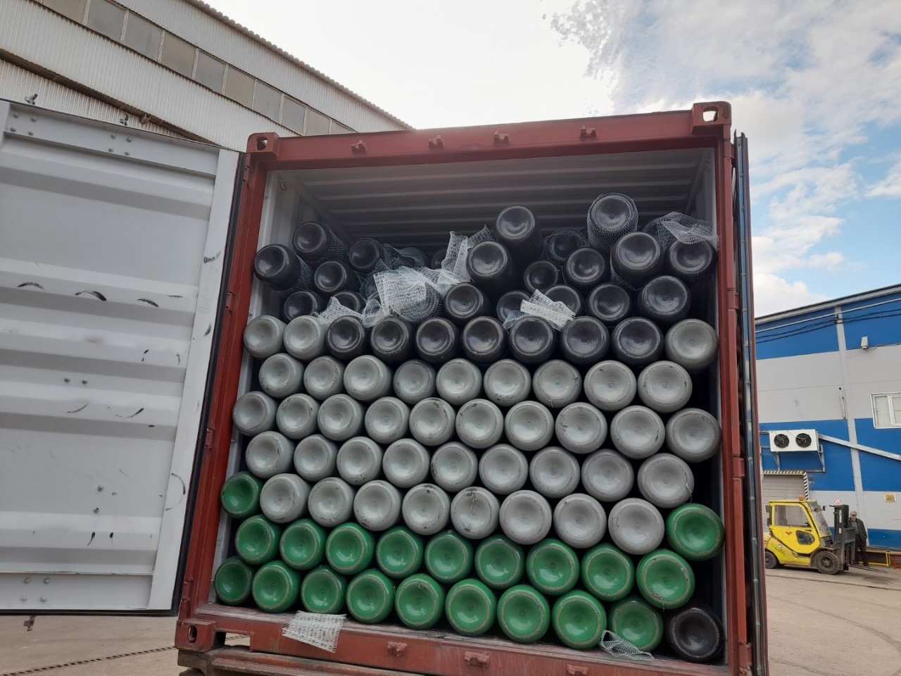 Полный контейнер баллонов 350 шт. под сжатые газы (O2, N2, Ar, He, CH4, Mix) 40/150 бар УС новые без вентиля ТР ТС 032 горловина Е25