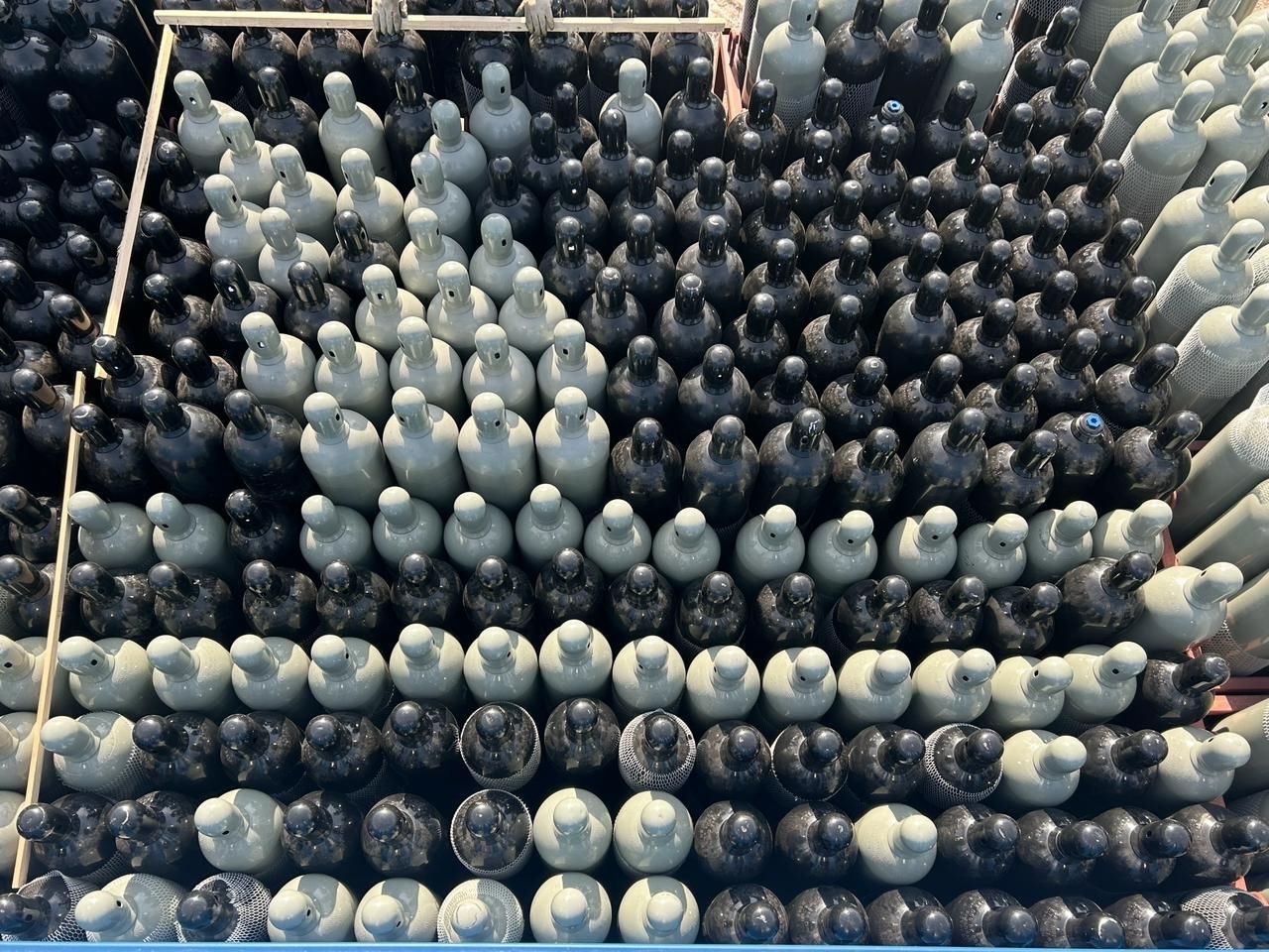 Полный контейнер баллонов 350 шт. под сжатые газы (O2, N2, Ar, He, CH4, Mix) 40/150 бар УС новые без вентиля ТР ТС 032 горловина Е25